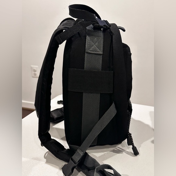 Tamrac 5273 Expedition 3, Compact and Expedition Level Photography Backpack 🎒 - Picture 6 of 16